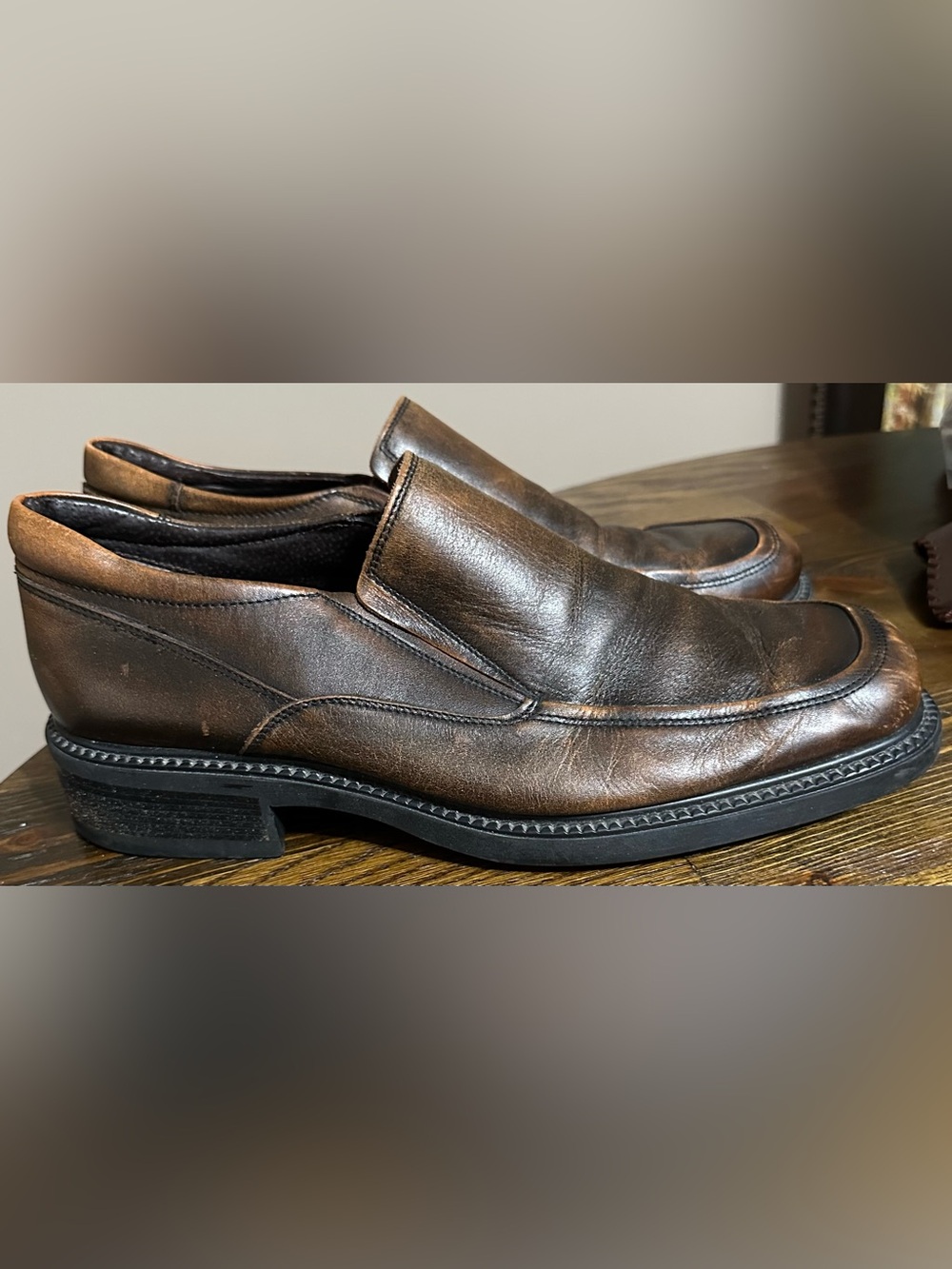 Bass Men’s Brown Leather vintage Slip-On Loafers